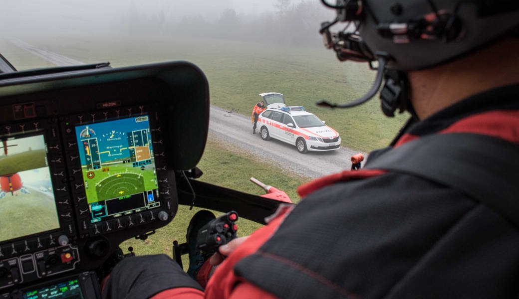 Der schwer verletzte Forstarbeiter musste mit der Rega ins Spital geflogen werden.