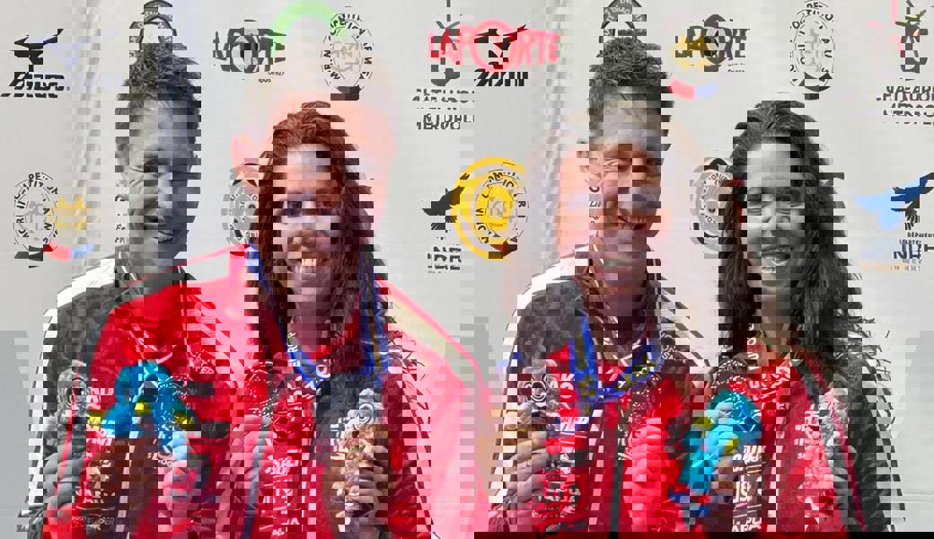 Christoph Dürr und Chiara Leone mit ihren Silbermedaillen.