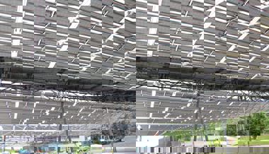 Interpellation im Kantonsrat: Parkplätze in Buchs und Salez mit PV-Anlagen überdecken