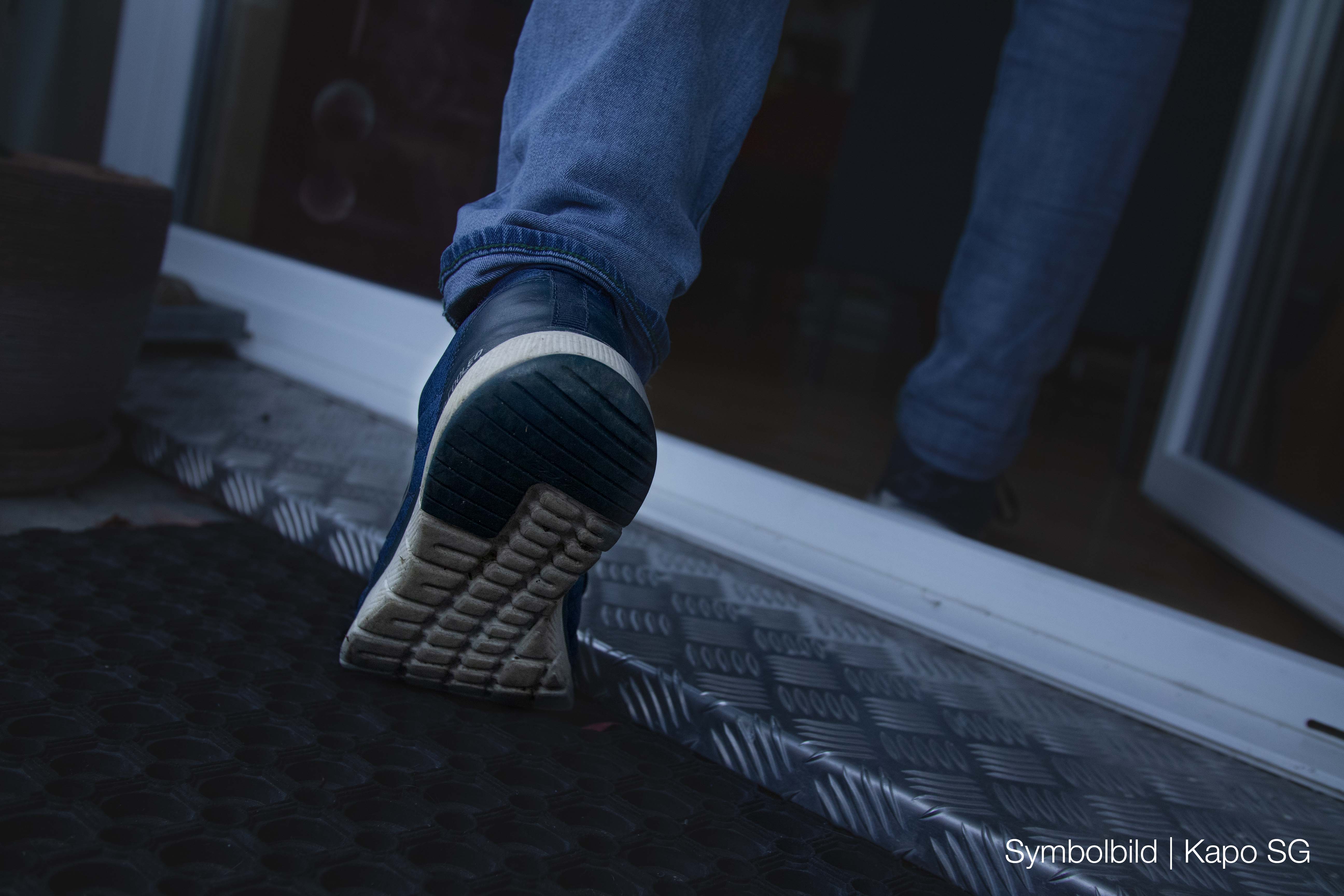 Münzgeld und Autoschlüssel aus Handwerksbetrieb gestohlen