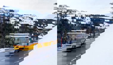 Wegen Bauarbeiten auf Zugstrecke: Postautos fahren in Wildhaus drei Minuten früher ab