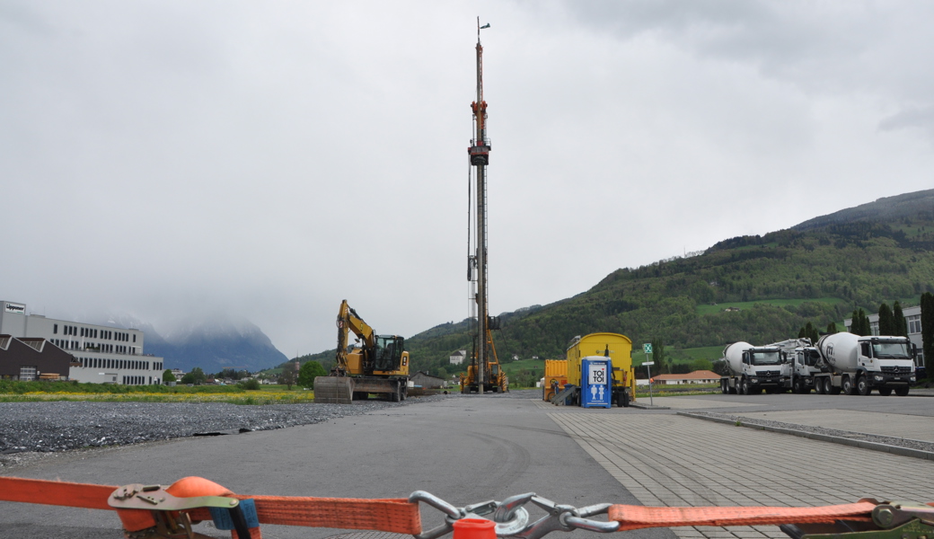 Bei Körber in Grabs fahren Baumaschinen auf.