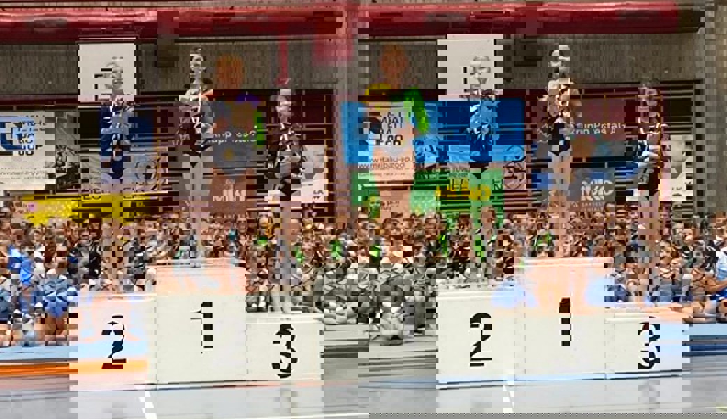  In der Kategorie K1 glückte mit Olivia Hess (Mitte) und Salome Steiner (links) ein Grabser Doppelsieg. 