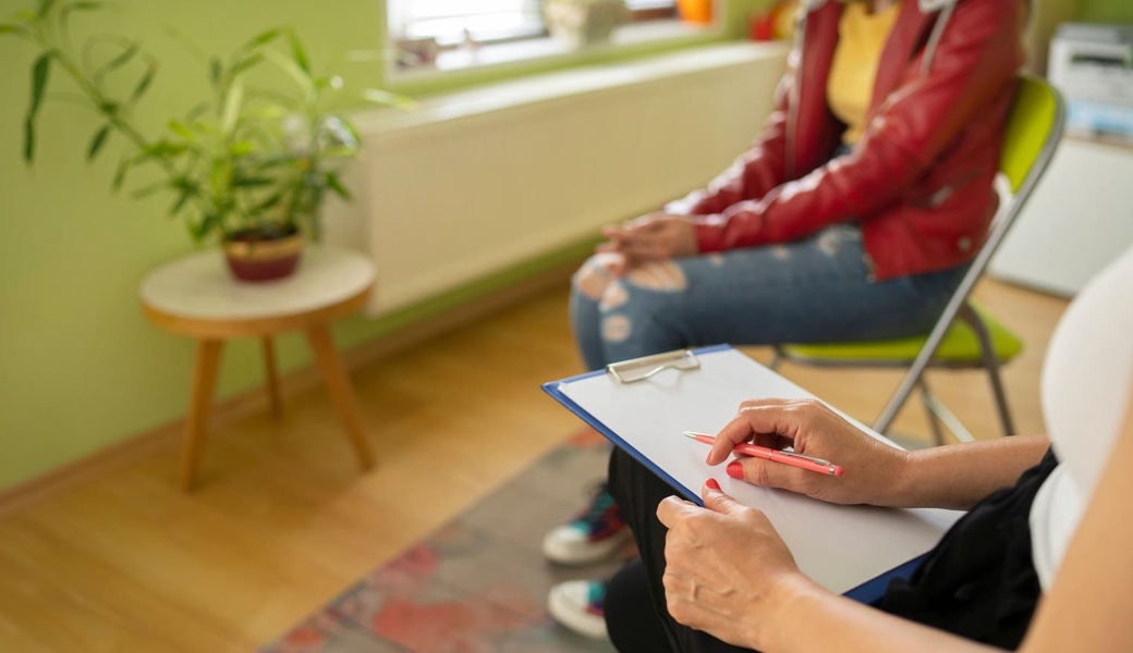 Der Kanton St.Gallen will mehr Geld in die psychische Gesundheit von Kindern und Jugendlichen investieren. Für junge Erwachsene gibt es immer noch kein psychiatrisches Angebot. 