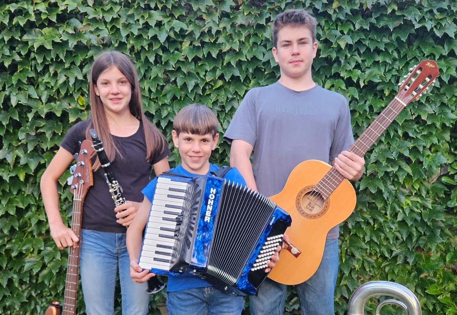 Tätschmusig: Geschwistertrio eröffnet das neue Konzertformat