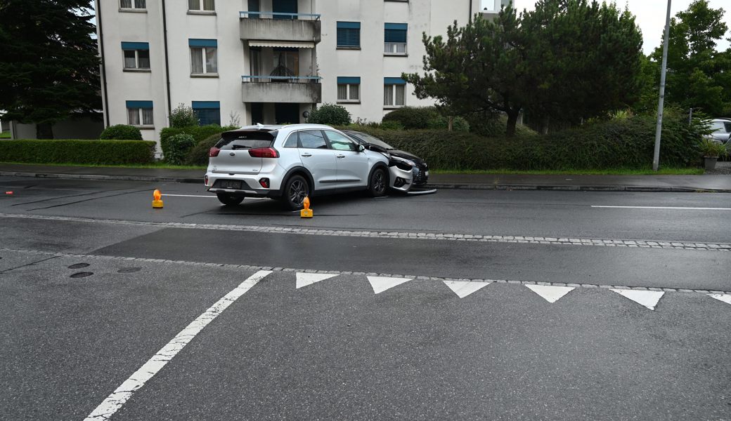 Beim Einfahren in die Staatsstrasse kam es zur Kollision