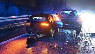 Beim Ausweichen ins Schleudern geraten: Mehrere Verletzte nach Kollision auf Autobahn