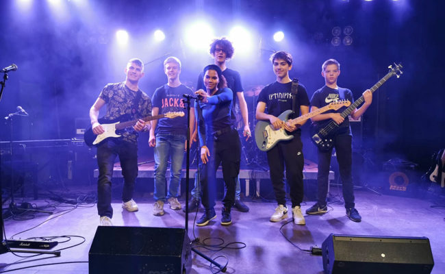 Neun Bands begeisterten beim Musikschul-Wettbewerb Rhy Contest