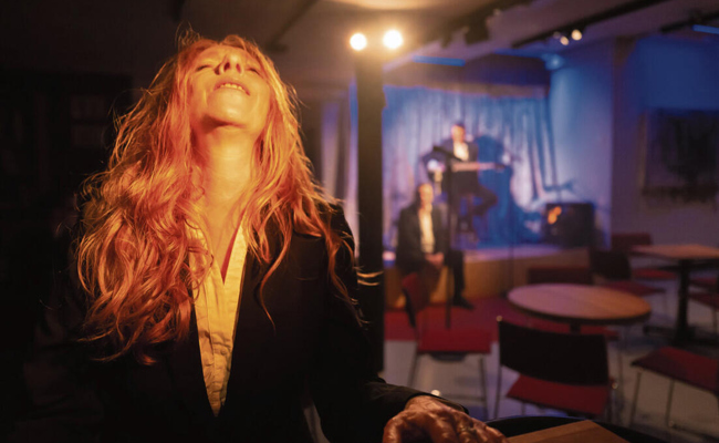 Eine Ode an die zartbittere Poesie: Gedichte von Leid und Liebe