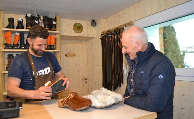 Tierfell trifft auf Pappelholz: Wie Zoggeli made in Toggenburg den Schuhmarkt erobern sollen