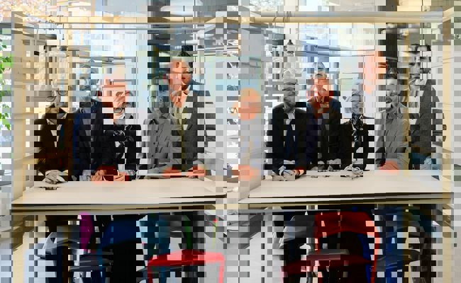 «Der Reinraum ist die gemeinsame Werkbank von Forschung und Industrie, von der alle profitieren»: Selten sind sich Wirtschaft und Politik so einig