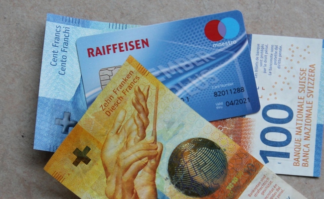 Keine schweizweite Lösung für Bezahlkarten im Asylwesen: St.Galler Initiative scheitert in Bundesbern