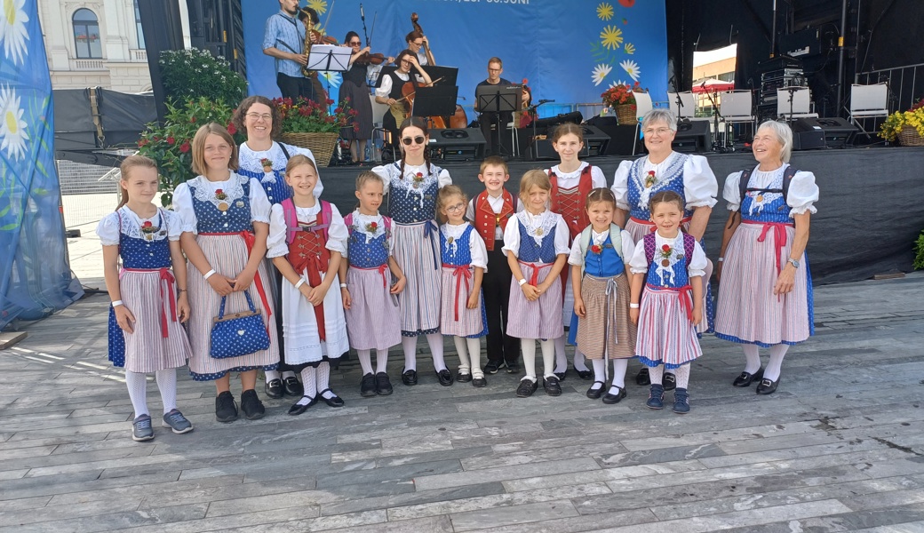 Die Kindertanzgruppe Kreuzberg am Eidgenössischen Trachtenfest in Zürich.