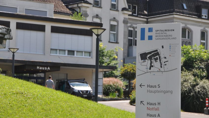 Das Spital Grabs will seine Position als bedeutender Gesundheitsversorger mit Blick auf die Zukunft stärken. Dabei spielt auch die Erreichbarkeit für Mitarbeitende und Bevölkerung eine Rolle. Das Spital Grabs will seine Position als bedeutender Gesundheitsversorger mit Blick auf die Zukunft stärken. Dabei spielt auch die Erreichbarkeit für Mitarbeitende und Bevölkerung eine Rolle.
