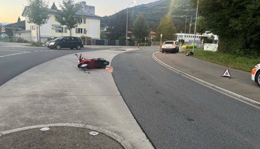 Autofahrer übersieht Motorroller