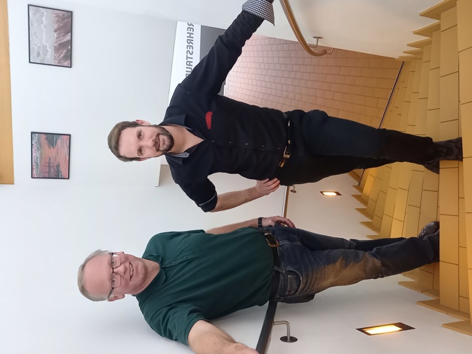 Der Geschäftsführer des Drehrestaurants, Urs Brülisauer (rechts), und der Künstler und Seelsorger Jürgen Kaesler. Der Geschäftsführer des Drehrestaurants, Urs Brülisauer (rechts), und der Künstler und Seelsorger Jürgen Kaesler.