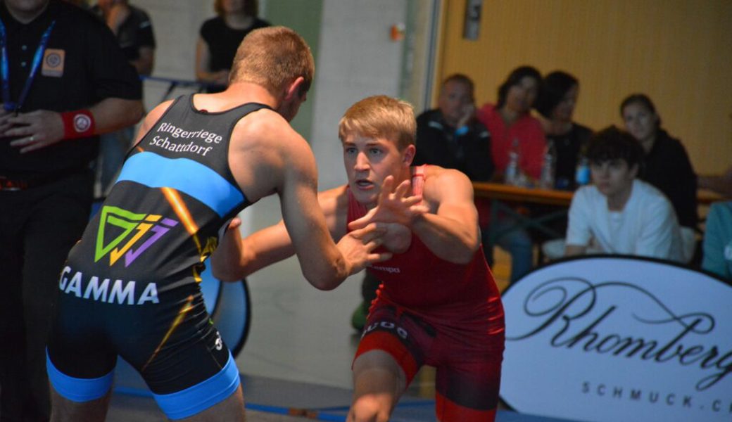  Nachwuchsringer Simon Kehl (rechts) stand letztes Wochenende zum ersten Mal für den RCOG im Einsatz. 