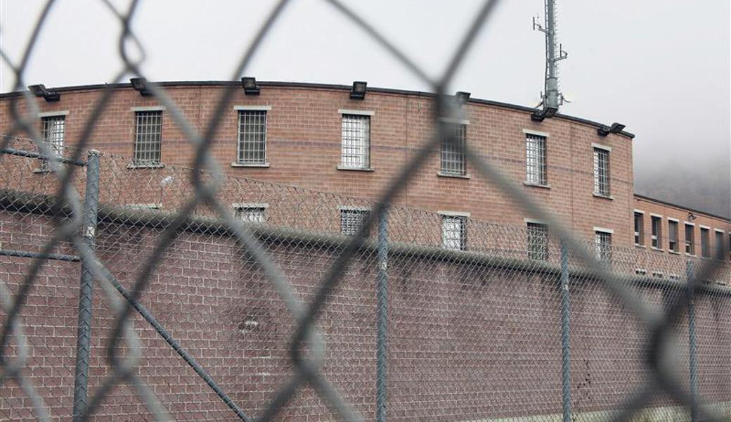 Die Verhandlung fand im Polizeigebäude neben dem Landesgefängnis (Bild) statt. Ihre Freiheitsstrafe werden die Angeklangten aber nicht hier absitzen müssen.