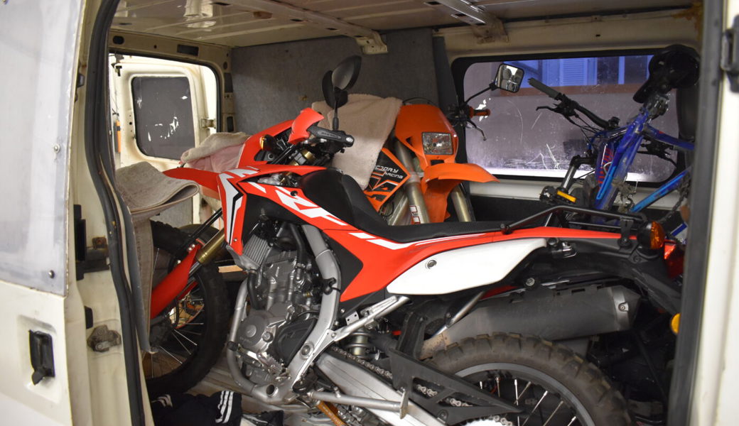  Der rumänische Lieferwagen wurde am Zoll in Diepoldsau gestoppt. Bilder: BAZG