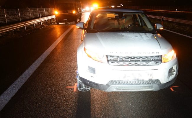 Auffahrkollision auf A13 bei Zizers: Lieferwagen kollidiert mit langsam fahrendem Auto