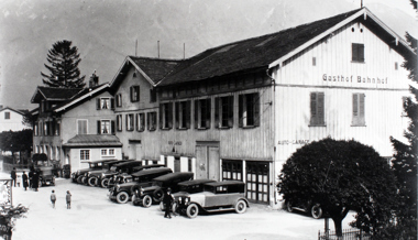 Auf zum Maskenball «Chez Fritz ...»