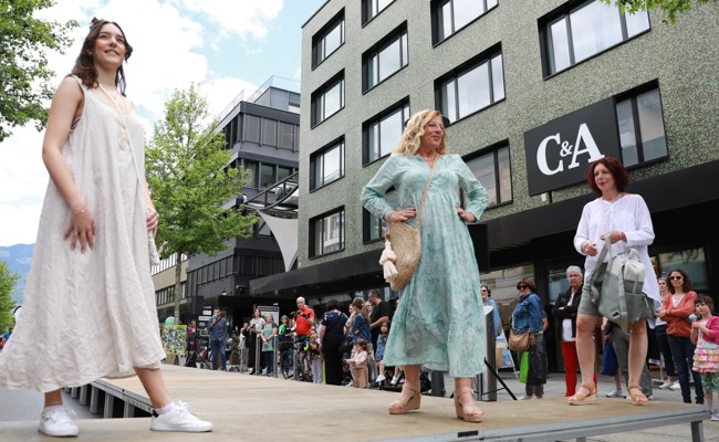 Trends auf dem Laufsteg: Mode und Accessoires präsentiert