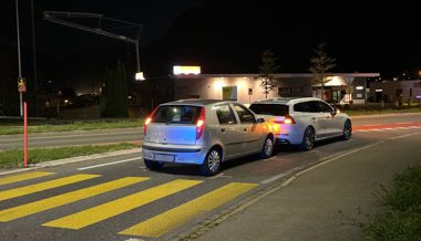 Alkoholisierte Autofahrerin verursacht eine Auffahrkollision bei der Autobahnausfahrt