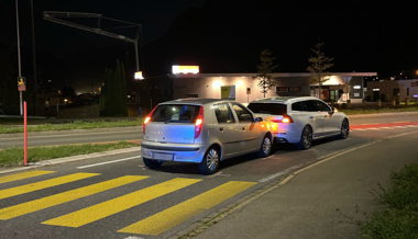 Alkoholisierte Autofahrerin verursacht eine Auffahrkollision bei der Autobahnausfahrt