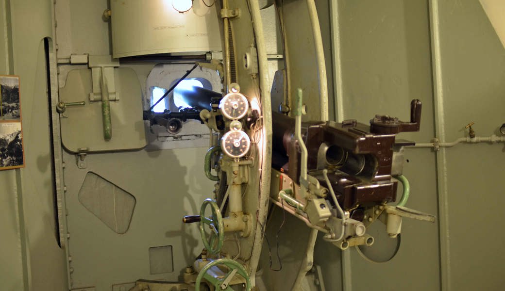 Eine der vier Befestigungskanonen vom Kaliber 7,5 Zentimeter.