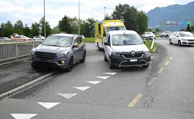 Autofahrer fährt in Lieferwagen – 27-jährige Fahrerin verletzt