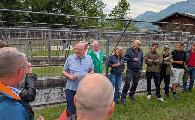 Starke Partner für eine nachhaltige Fischzucht - ohne Fronarbeit wäre nichts möglich