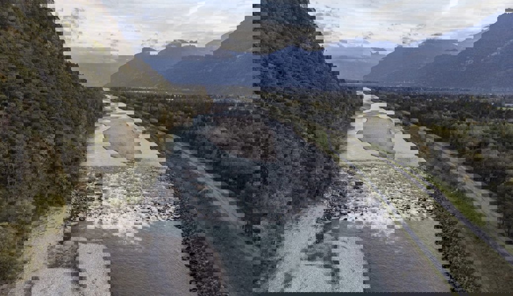  Um diesen Abschnitt wird gestritten: Der Rhein beim Ellhorn im Raum Sargans. 