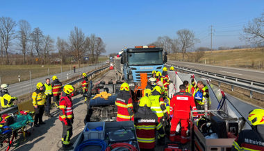 68-jähriger Autofahrer nach schwerem Unfall auf A13 mit der Rega ins Spital geflogen