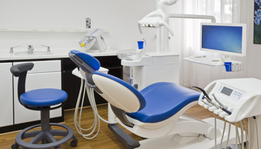 Einbrecher haben es auf Zahnarztzeugs abgesehen