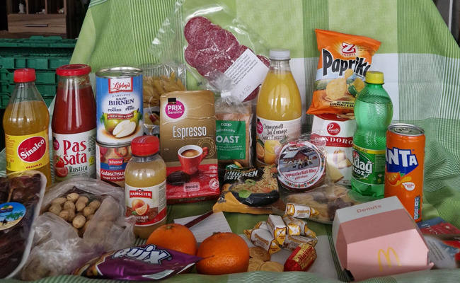 1360 Kilogramm Nächstenliebe: Ehepaar beschenkt einsame Lastwagenfahrer