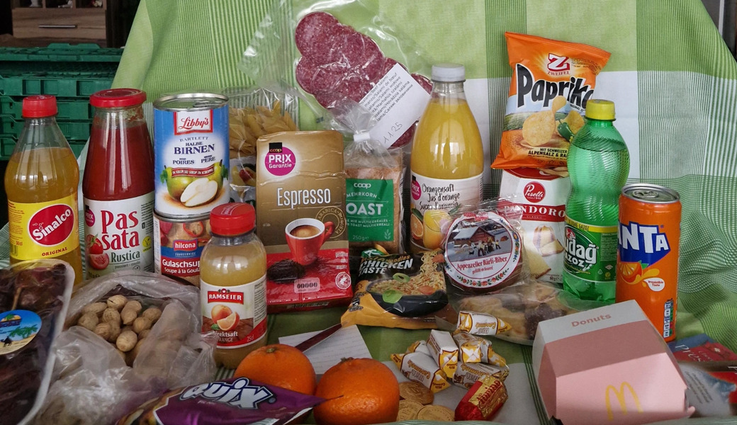 Grosse Auswahl: Inhalt eines Geschenkpakets.