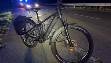 Alkoholisierter E-Bike-Fahrer stürzt und muss ins Spital