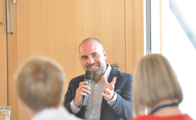 Ortsgemeinde macht mit KI einen Podcast: Aus einer scherzhaften Idee wurde prompt ein Prompt