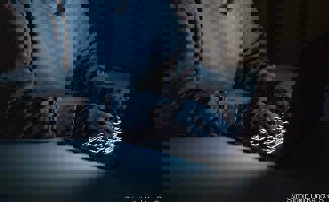 Betrügerin gab sich als Polizistin aus und brachte 85-jährige Frau dazu, ihr 15'500 Franken zu zahlen