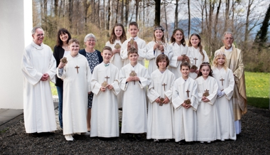 Kinder empfingen die Erstkommunion