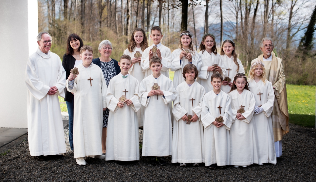 Kinder empfingen die Erstkommunion