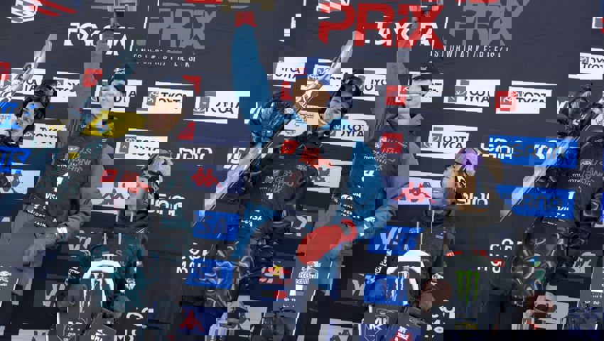  Zweiter zum Saisonstart vor zwei Wochen: Jan Scherrer (links), Sieger Scotty James Und Kaishu Hirano. 