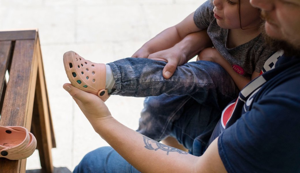 Immer mehr Väter wollen sich auch nach einer Trennung gleichberechtigt um die gemeinsamen Kinder kümmern – auch aus finanziellen Gründen. 