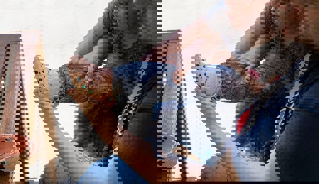 Immer mehr Väter wollen sich auch nach einer Trennung gleichberechtigt um die gemeinsamen Kinder kümmern – auch aus finanziellen Gründen. 