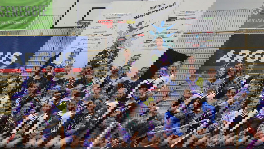  Medaillen, Auszeichnungen - und Plüschtiere: Die Kinder freuten sich nach den gezeigten Leistungen über die Preise. 