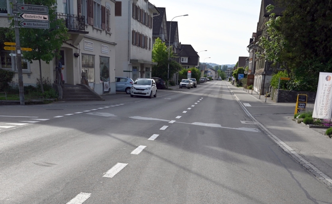 11-jähriges Kind angefahren: Auto fährt davon
