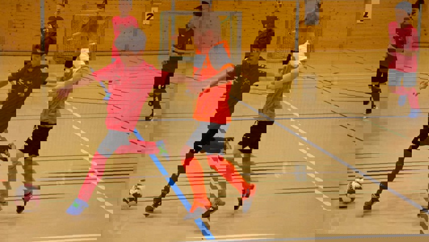  Die Kinder hatten viel Spass beim Spiel auf total vier kleine Tore im Feld. 