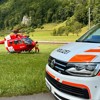 Kleinkind überlebt Sturz in Weiher nur knapp