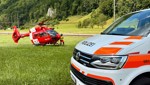 Kleinkind überlebt Sturz in Weiher nur knapp