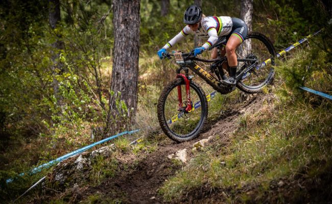 Erstes Ausrufezeichen: E-Mountainbikerin Nicole Göldi fährt aufs Podest